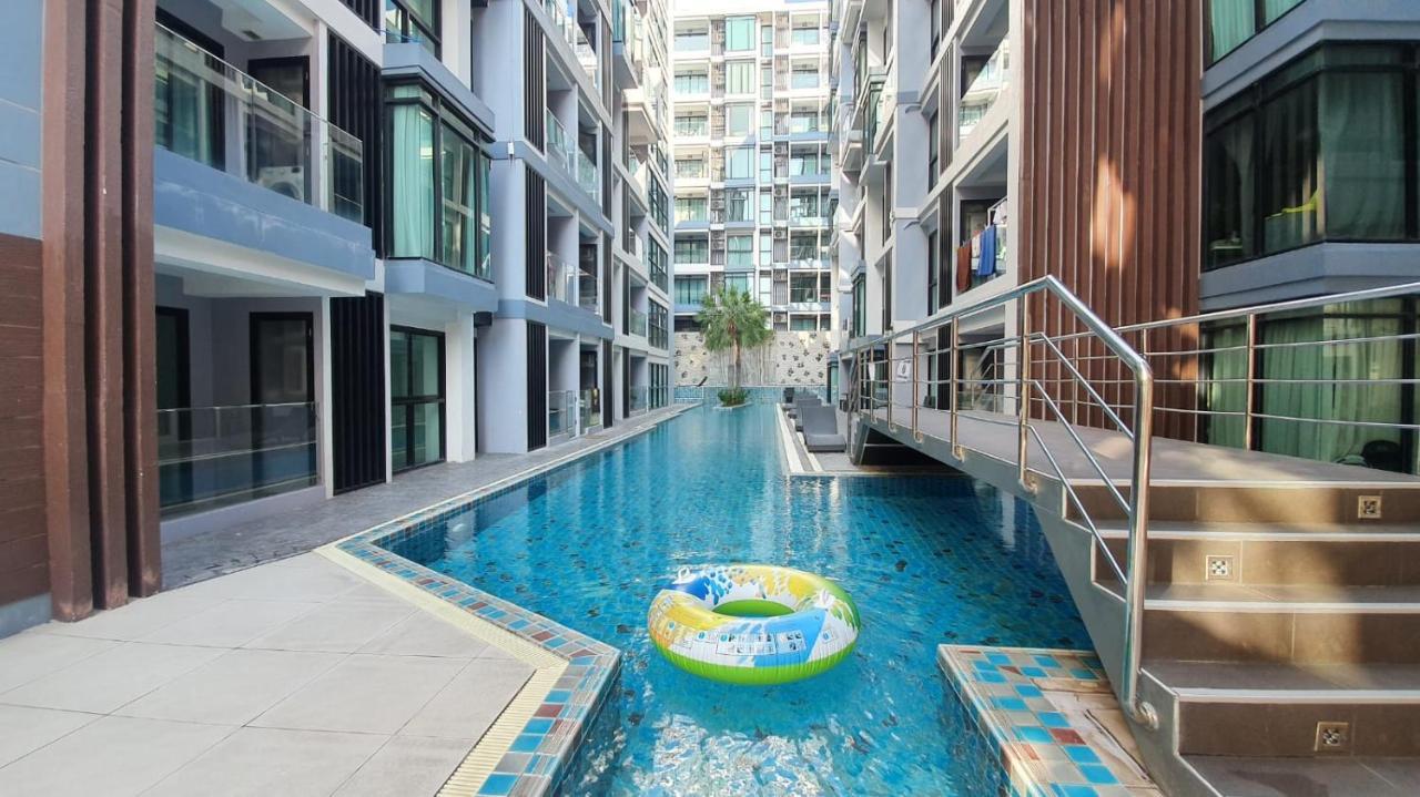 5 Min Walk To Tropical Garden